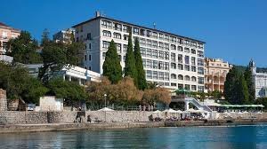 Hotel Kristal (Хотел Кристал), Опатия